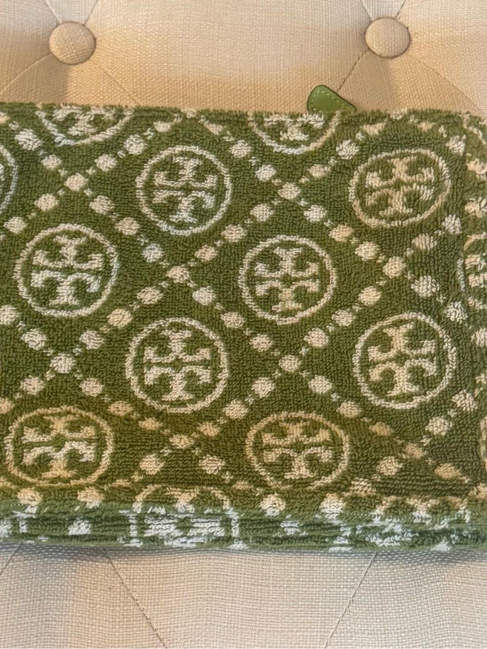 NWT Tory Burch Green and Cream Terry Logo Jacquard Clutch